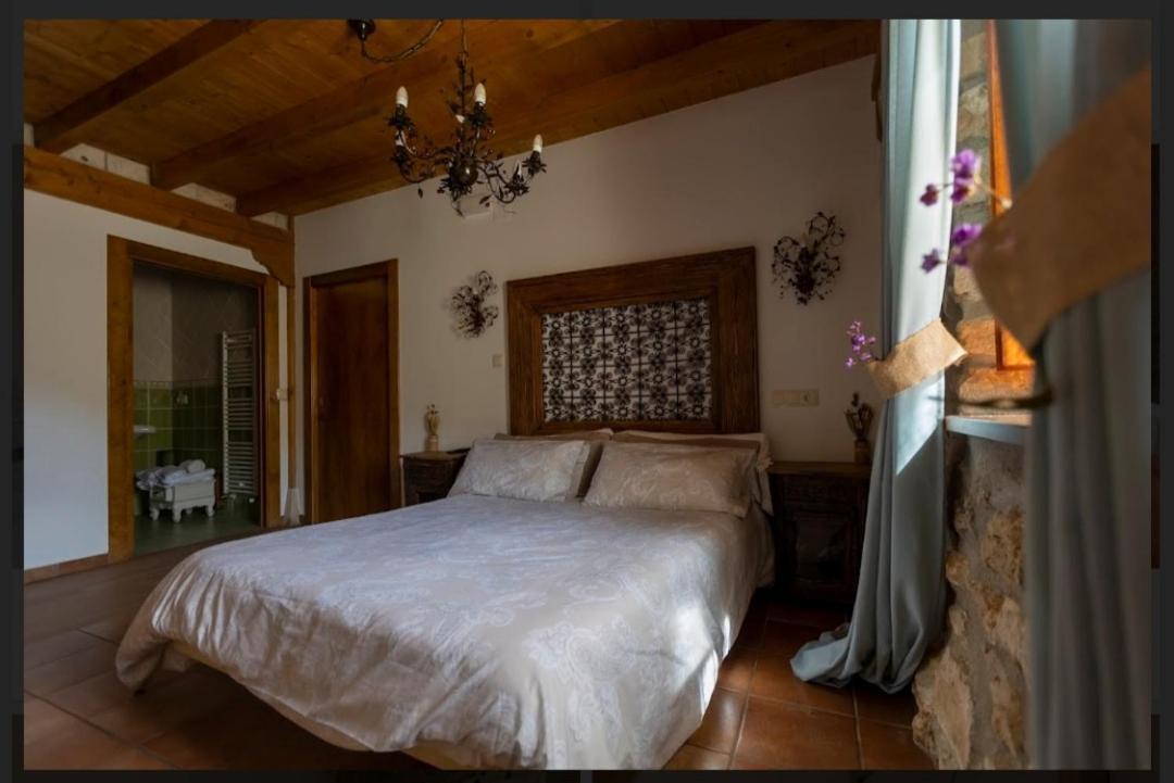 Hotel Rural En Las Cascadas De Tobera Bagian luar foto
